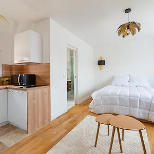 75017 Proche Champs Elysees Apartamento